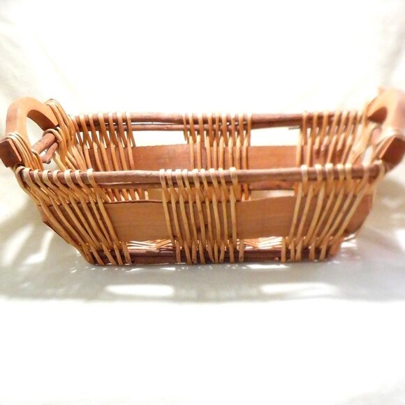 Vintage ~~~ BASKET / Strong Handles~~ - Picture 1 of 4